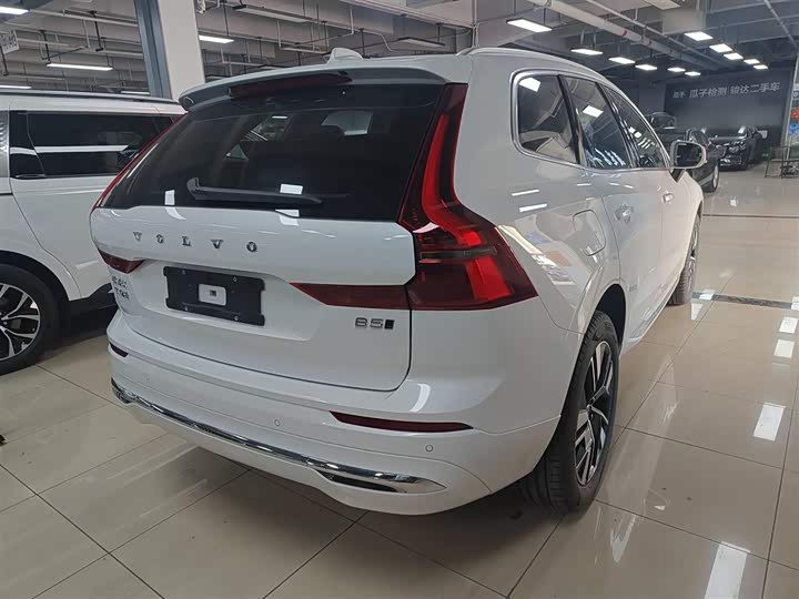 Volvo XC60 2026 2026款 B5 四驱智远豪华版