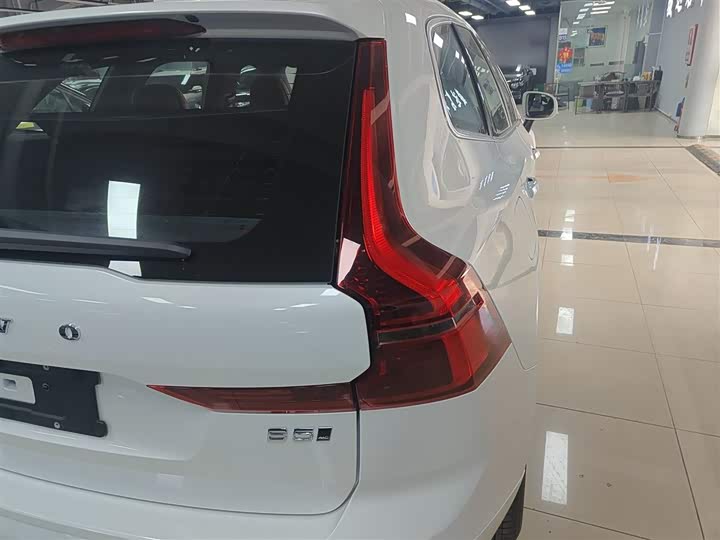 Volvo XC60 2026 2026款 B5 四驱智远豪华版