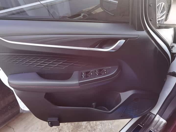 Geely Vision X3 2021 2021款 PRO 1.5L CVT尊贵型