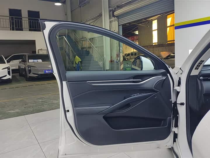 Ford Mondeo 2025 2025款 2.0T EcoBoost 豪华型