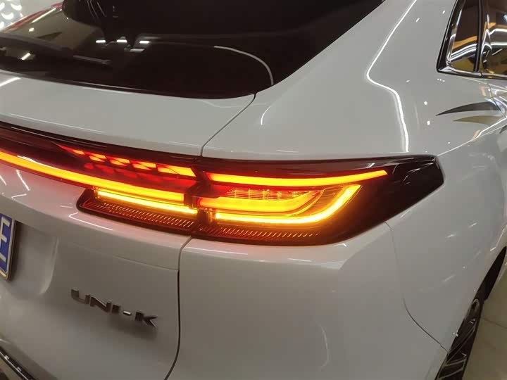 Changan UNI-K 2021 2021款 2.0T 全轮驱动尊贵型