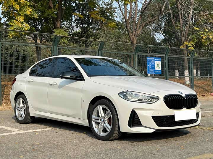 BMW 1 Series 2023 2023款 120i M运动曜夜版