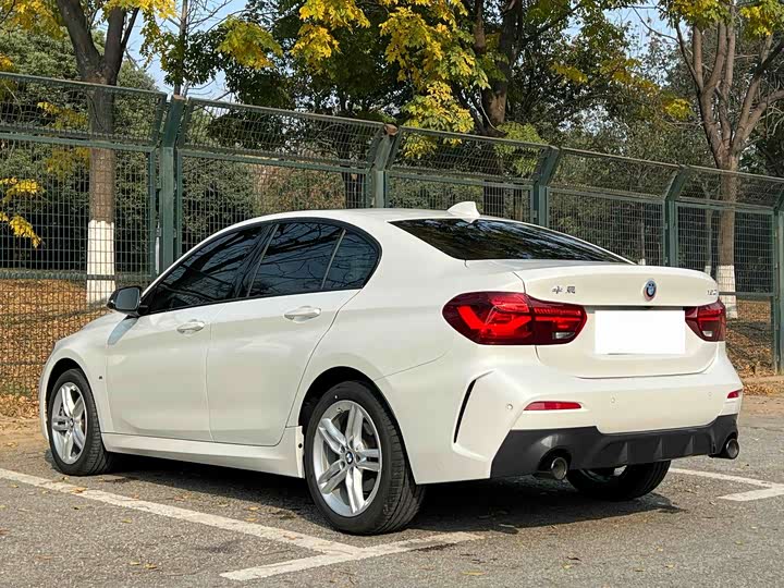 BMW 1 Series 2023 2023款 120i M运动曜夜版