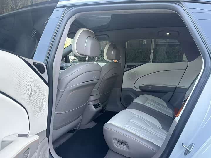 Zeekr 007 GT 2025 2025款 后驱智驾版 75kWh