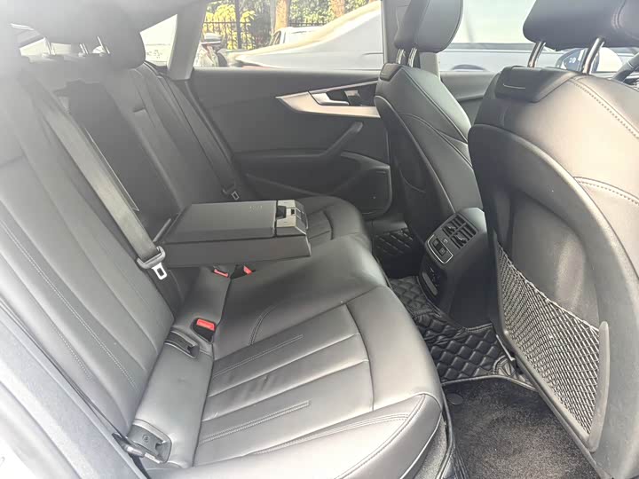 Audi A5 2024 2024款 Sportback 40 TFSI 时尚动感型