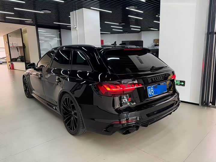 Audi RS 4 2022 2022款 RS4 Avant 黑曜版