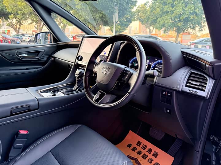 Toyota Alphard 2025 2025款 双擎 2.5L 尊贵黄金版