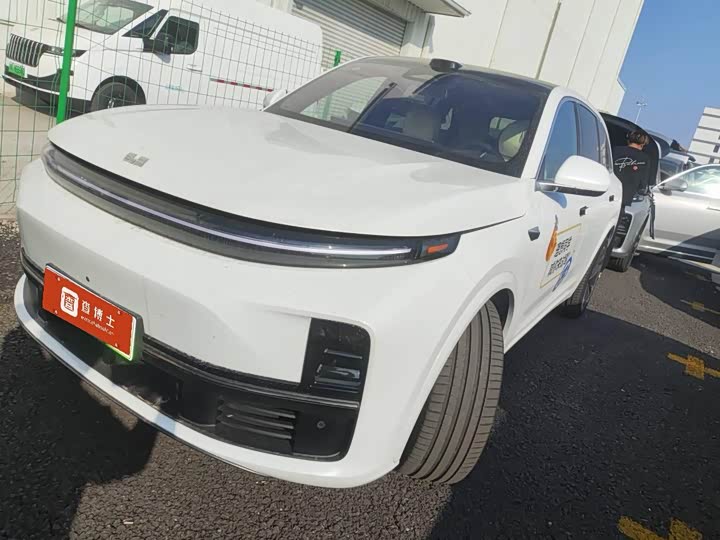 2025 LiXiang L7