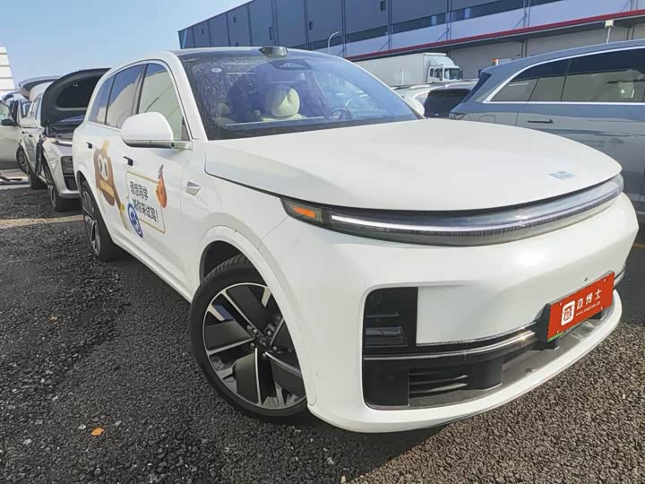 2025 LiXiang L7