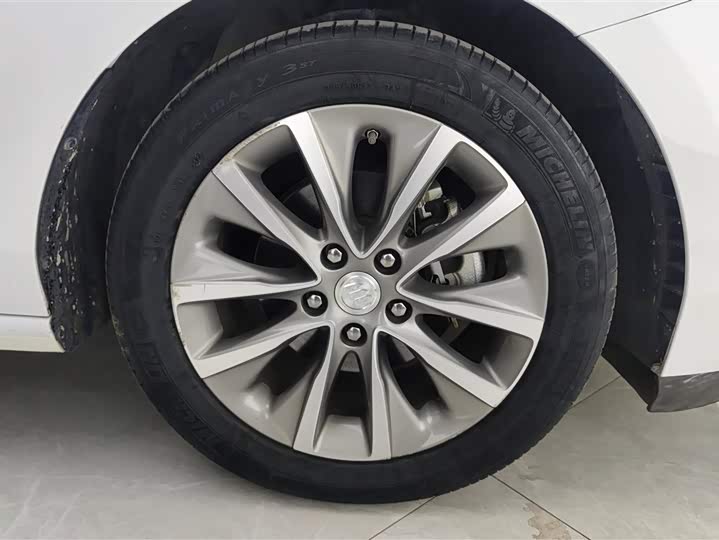 Buick GL6 2021 2021款 323T 轻混动互联豪华型