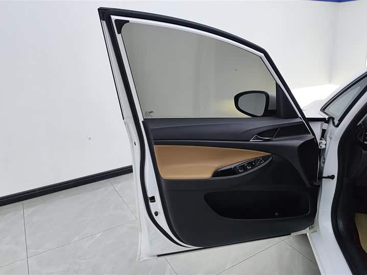 Buick GL6 2021 2021款 323T 轻混动互联豪华型