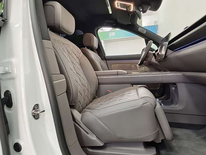 Nio ES8 2026 2026款 六座行政签名版