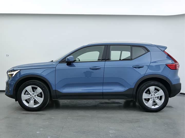Volvo XC40 2024 2024款 B3 智行时尚版