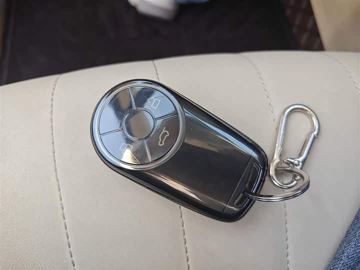 Ora Good Cat (03) 2023 2023款 401km标准续航 舒享型 磷酸铁锂