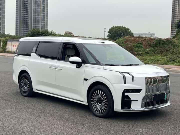 Zeekr 009 2024 2024款 六座行政版四驱 108kWh