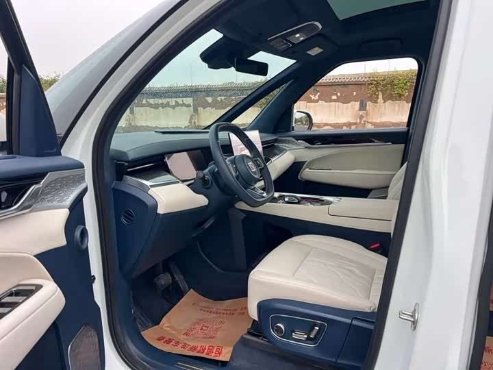 Zeekr 009 2024 2024款 六座行政版四驱 108kWh