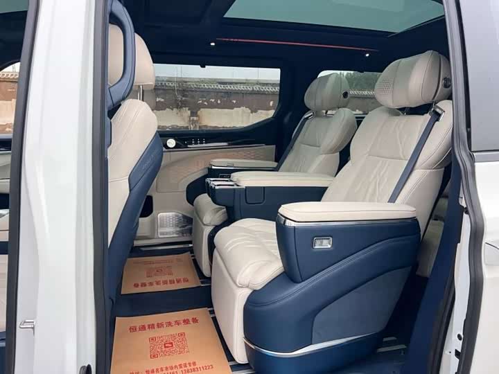 Zeekr 009 2024 2024款 六座行政版四驱 108kWh