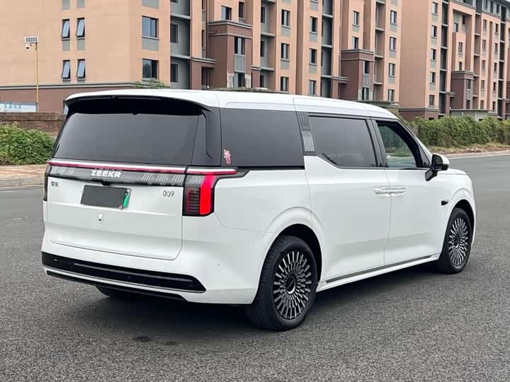 Zeekr 009 2024 2024款 六座行政版四驱 108kWh
