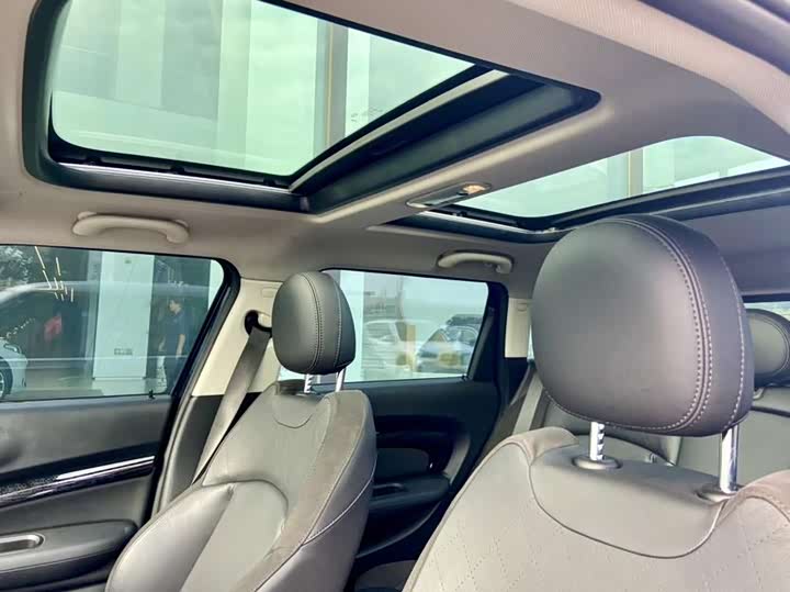 Mini Clubman 2023 2023款 改款 2.0T COOPER S 鉴赏家