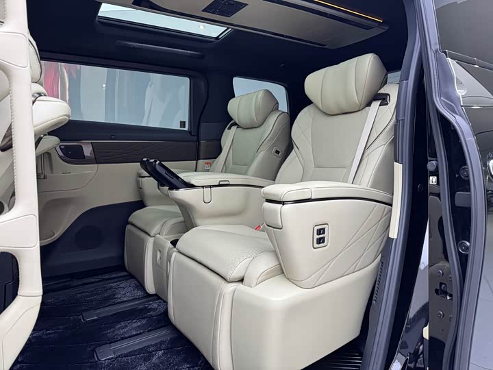 Toyota Vellfire 2024 2024款 皇冠 双擎 2.5L 至尊行政版