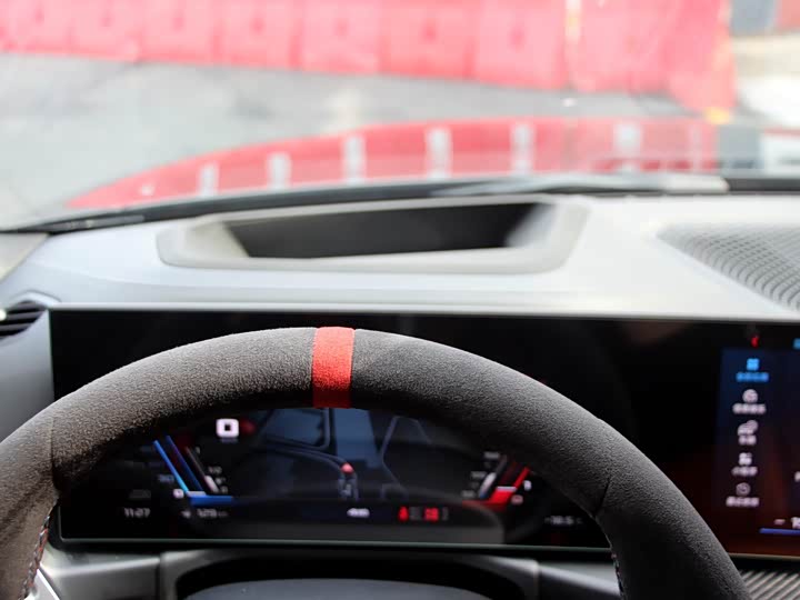 BMW M3 2024 2024款 M3四门轿车 M xDrive 雷霆版