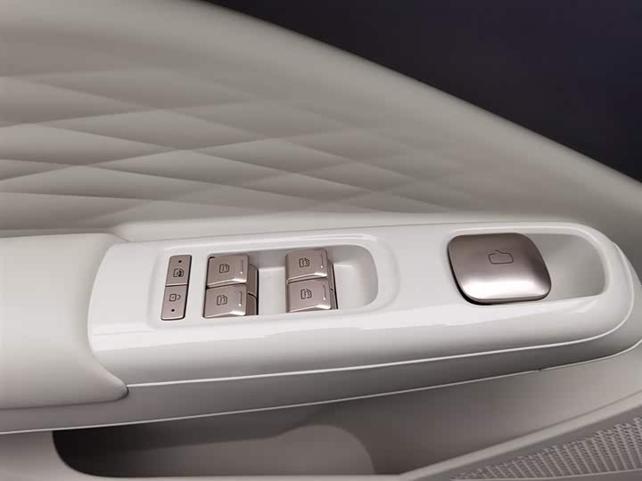 BAIC Arcfox T1 2025 2025款 425 MAX