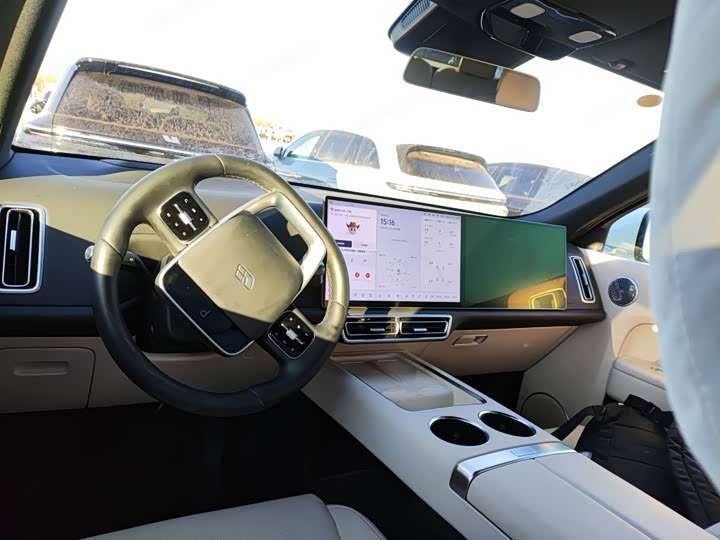 LiXiang L8 2025 2025款 Ultra 智能焕新版