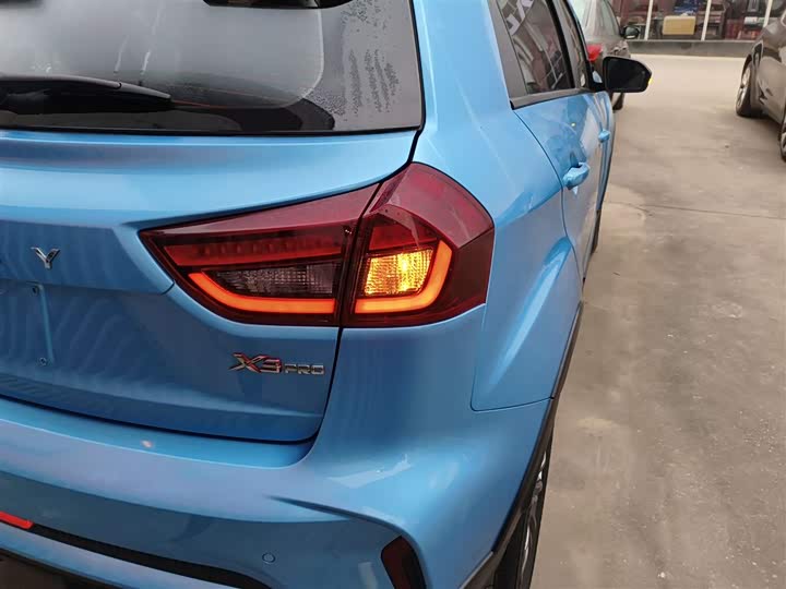 Geely Vision X3 2021 2021款 PRO 1.5L CVT尊贵型