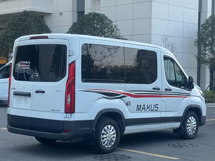 Maxus V90 2020 2020款 2.0TAMT运杰版前驱后单胎短轴中顶6座