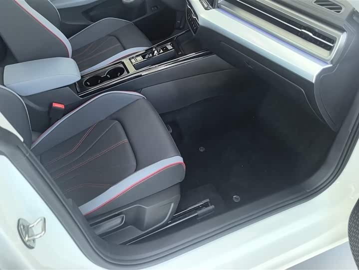 Volkswagen Lamando L 2025 2025款 凌渡L 280TSI DSG酷辣版