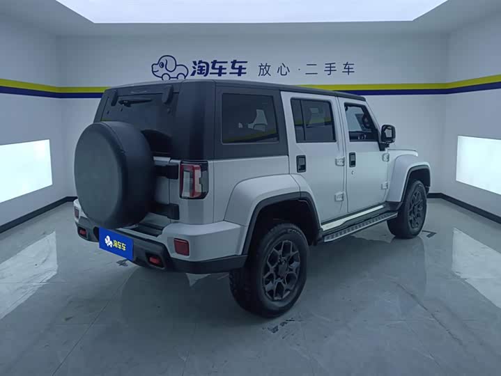 BAIC Beijing BJ40 2024 2024款 2.0D 刀锋英雄荣耀版