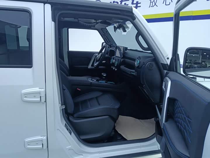 BAIC Beijing BJ40 2024 2024款 2.0D 刀锋英雄荣耀版