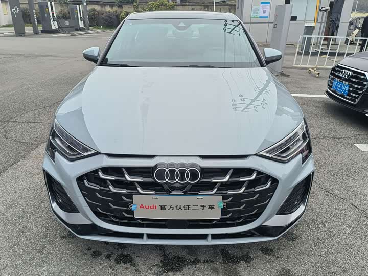 Audi A3 2025 2025款 A3L Limousine 35TFSI 飞驰尊享型