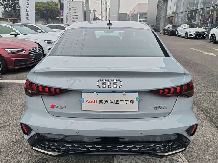 Audi A3 2025 2025款 A3L Limousine 35TFSI 飞驰尊享型