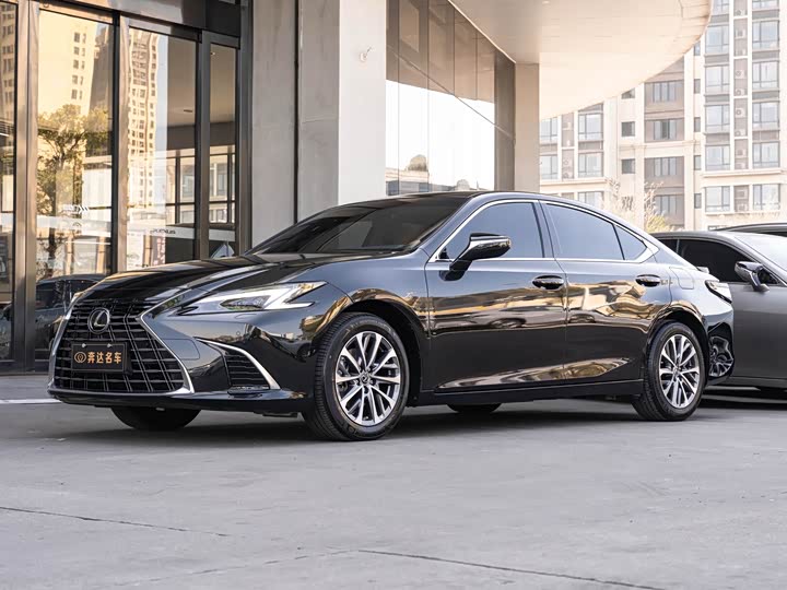 Lexus ES 2025 2025款 300h 臻享版