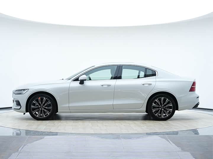 Volvo S60 2026 2026款 B4 智远豪华版