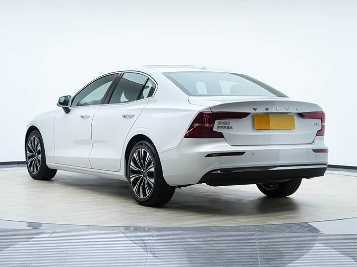 Volvo S60 2026 2026款 B4 智远豪华版