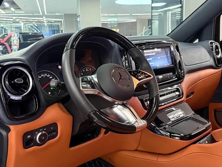 Mercedes-Benz Vito 2024 2024款 2.0T 商务版 7座