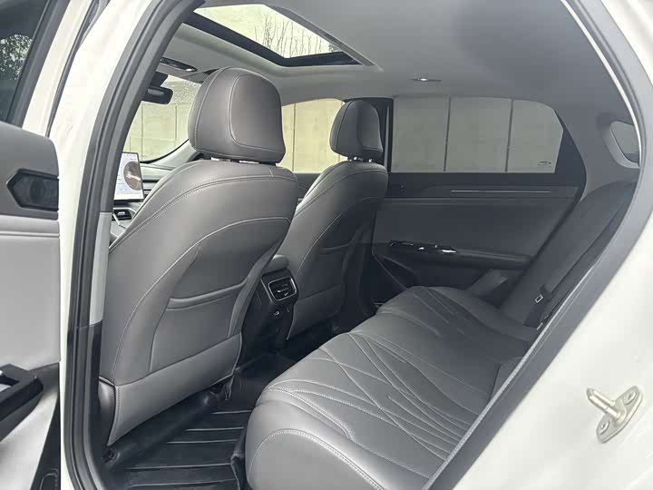 Geely Galaxy L6 2025 2025款 EM-i 140km 星舰版