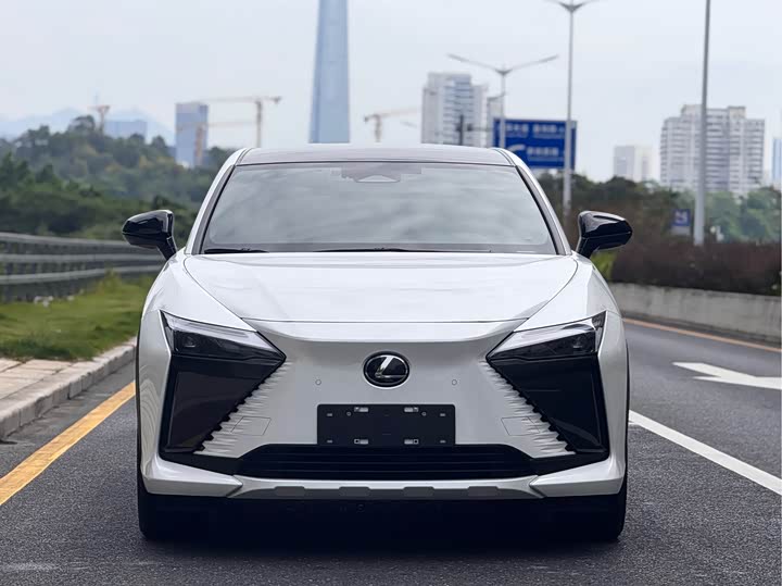 Lexus RZ 2023 2023款 450e 四驱纵享版