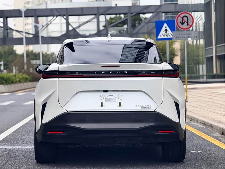 Lexus RZ 2023 2023款 450e 四驱纵享版