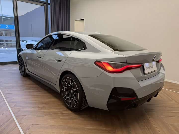 BMW 4 Series 2024 2024款 430i Gran Coupe M运动曜夜套装