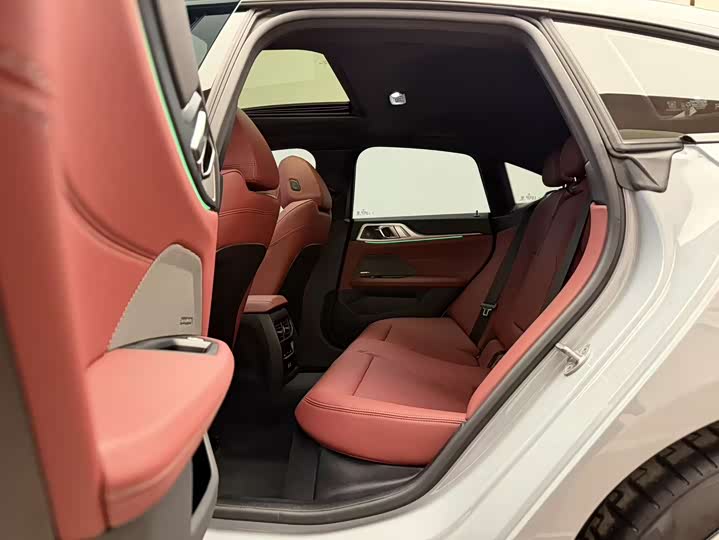 BMW 4 Series 2024 2024款 430i Gran Coupe M运动曜夜套装