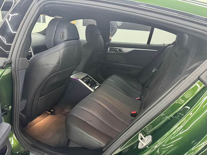 BMW 8 Series 2022 2022款 840i 四门轿跑车 M运动套装