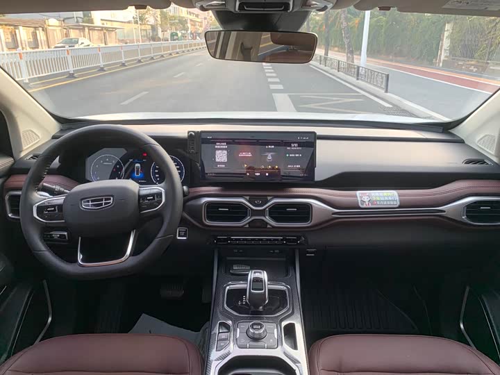 Geely Okavango 2022 2022款 1.8TD 自动尊贵型 7座