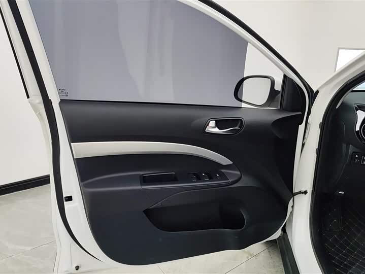 Kia KX1 2021 2021款 1.4L 自动趣享版