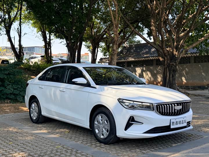 Geely Emgrand 2025 2025款 第4代 1.5L 手动星耀版