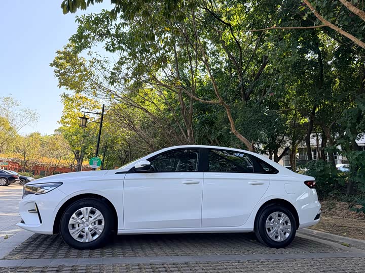 Geely Emgrand 2025 2025款 第4代 1.5L 手动星耀版