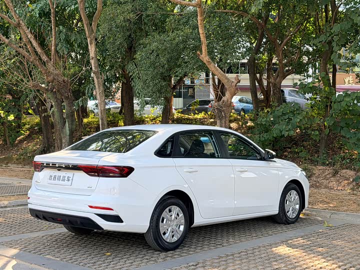 Geely Emgrand 2025 2025款 第4代 1.5L 手动星耀版