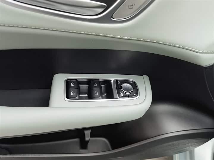 Roewe D6 2025 2025款 520km 智享版